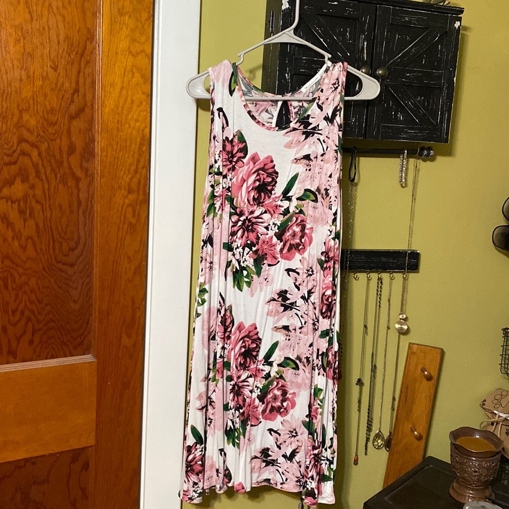Dress sleeveless floral